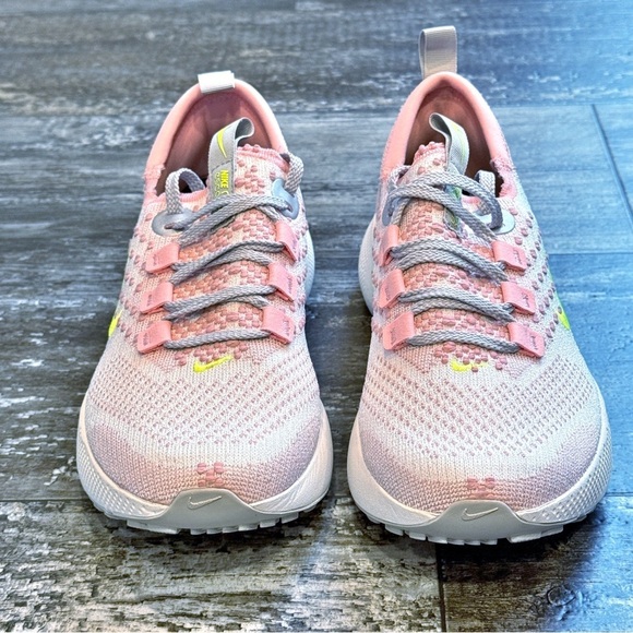 Nike React Escape Run Flyknit Running Shoes Womens Size 9 DC4269-101 - Picture 2 of 10